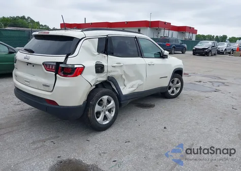 2018 Jeep Compass Latitude 4X4 from USA, damaged, VIN 3C4NJDBB3JT307885